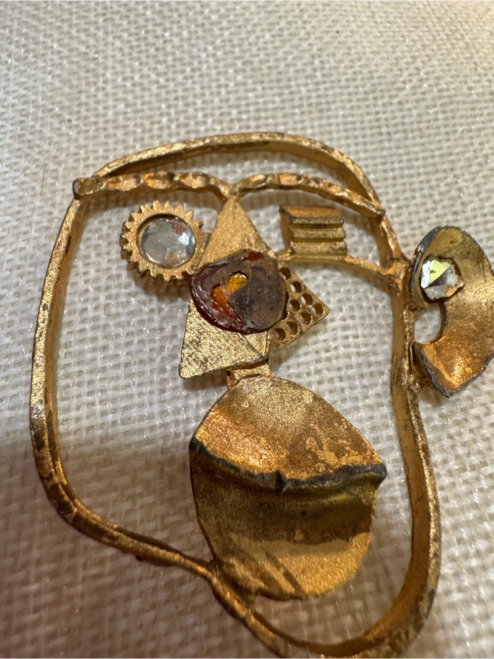 Gold Abstract Face Pin Brooch - Women's Jewelry